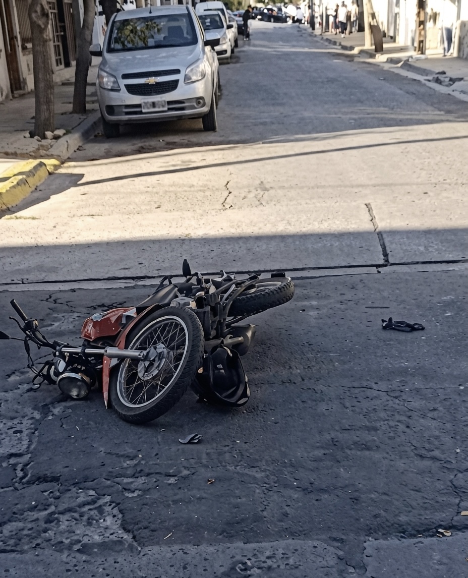 🚨 Siniestro vial en pleno centro de la Capital